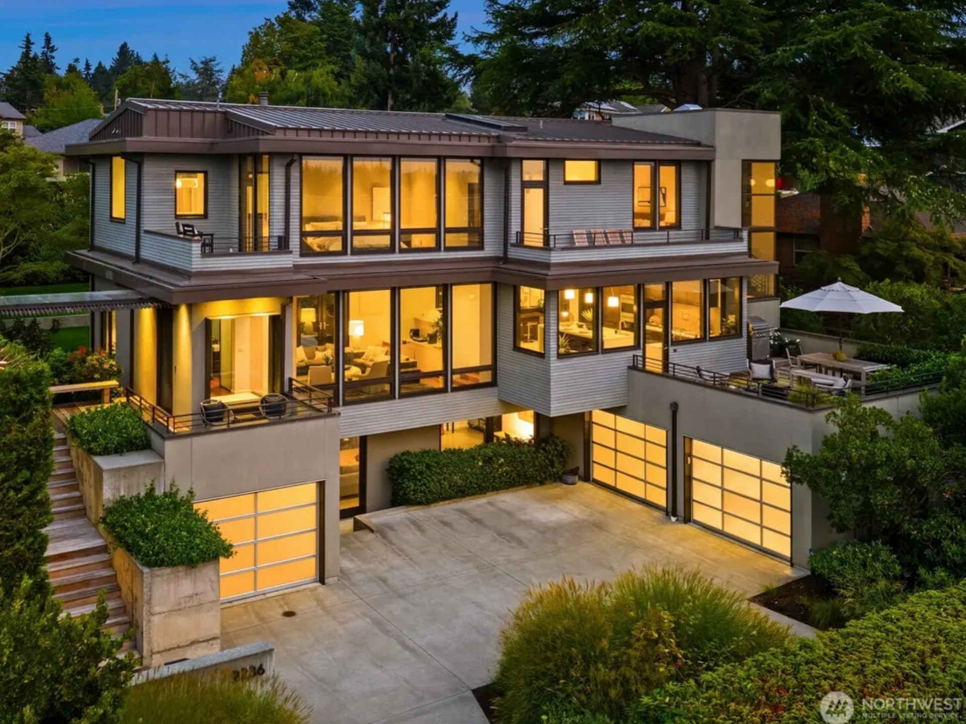 Pinnacle of Luxury & Sophistication 1