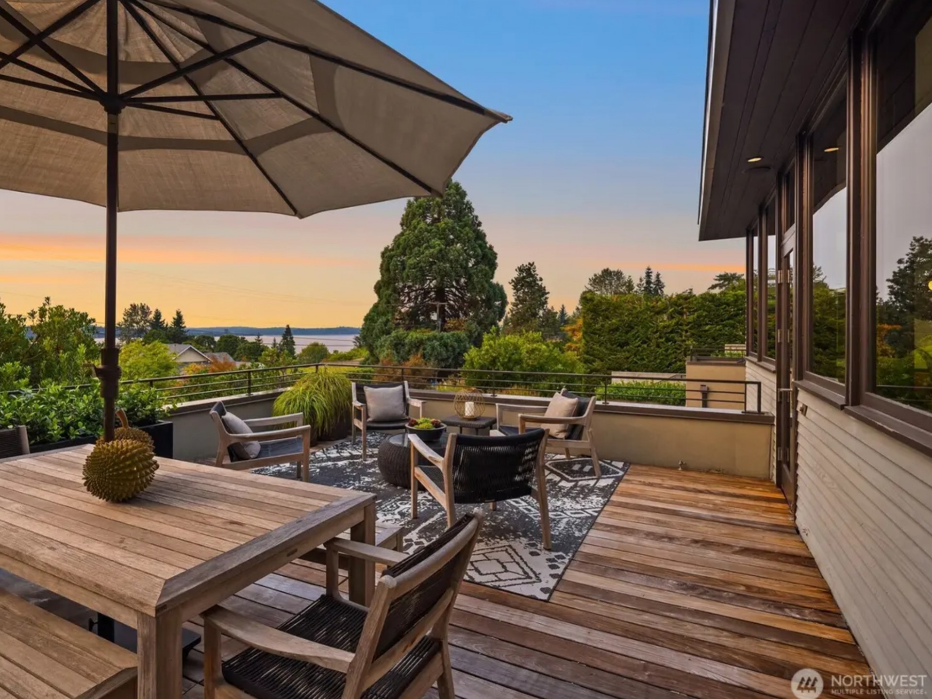 Pinnacle of Luxury & Sophistication 2