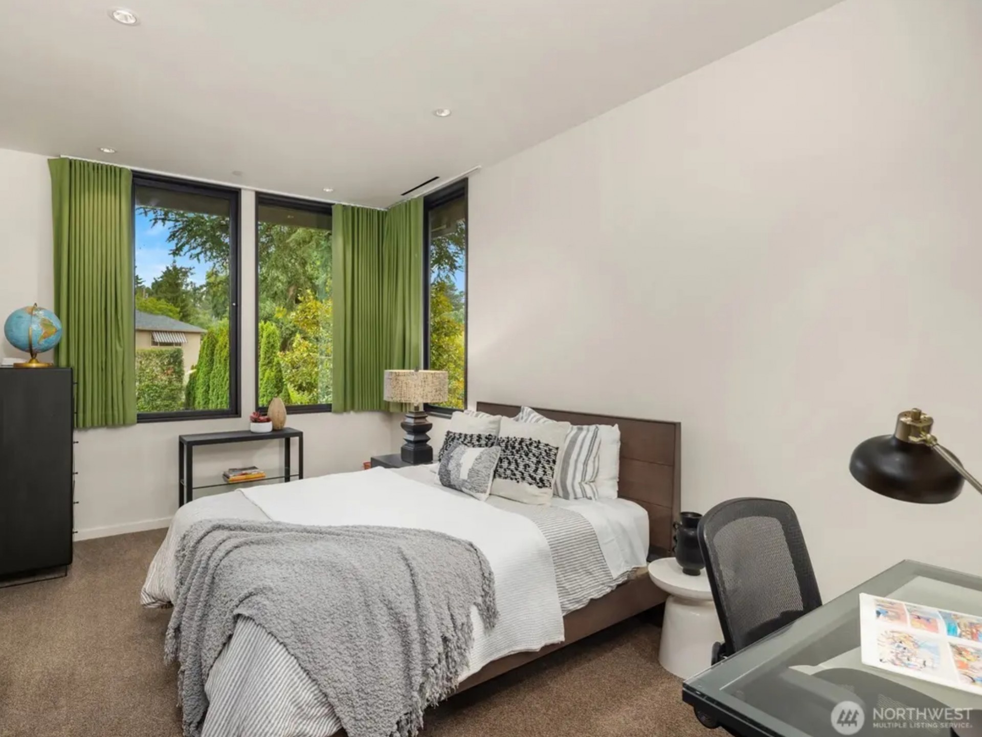 Pinnacle of Luxury & Sophistication 8