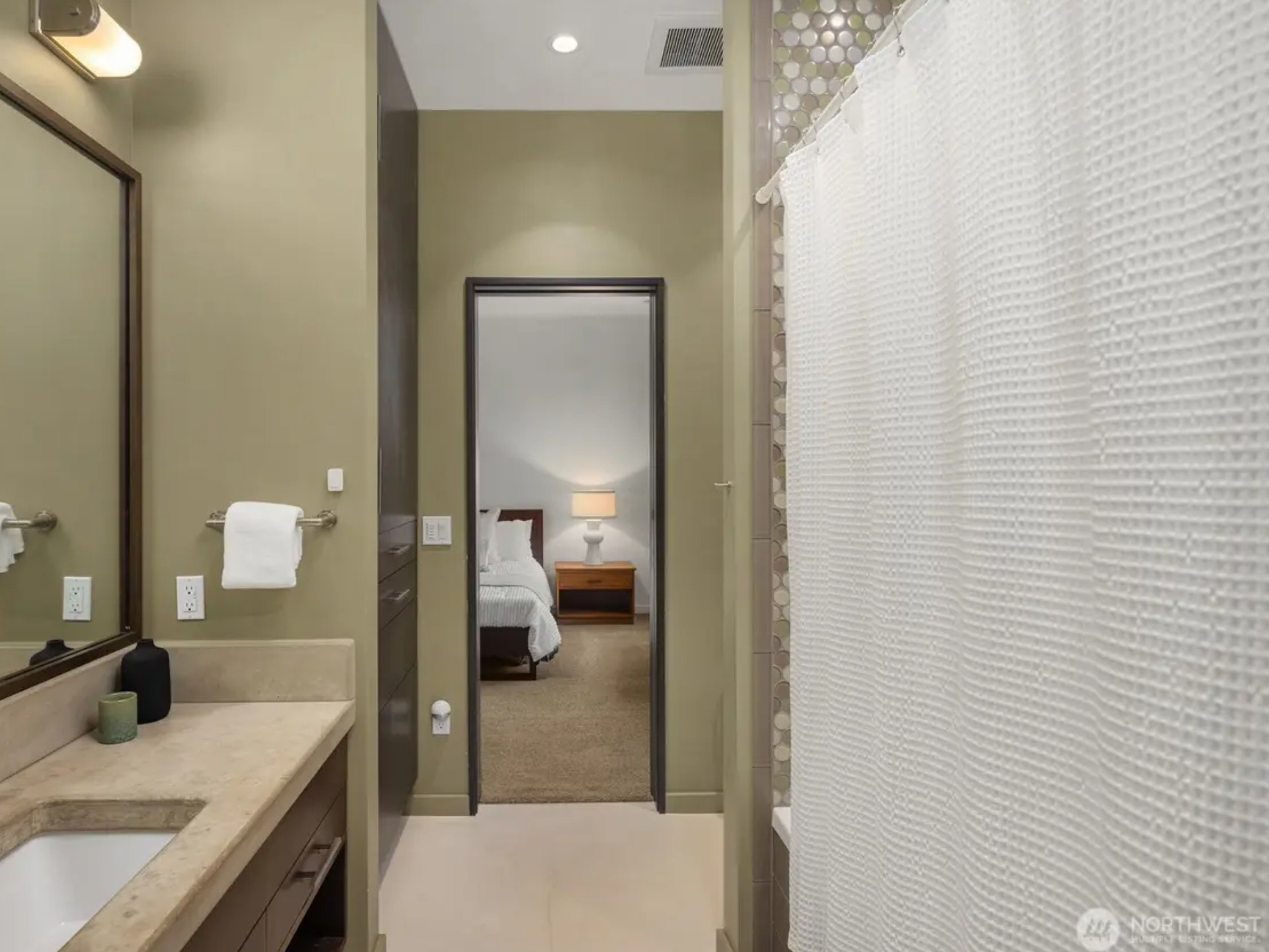 Pinnacle of Luxury & Sophistication 9