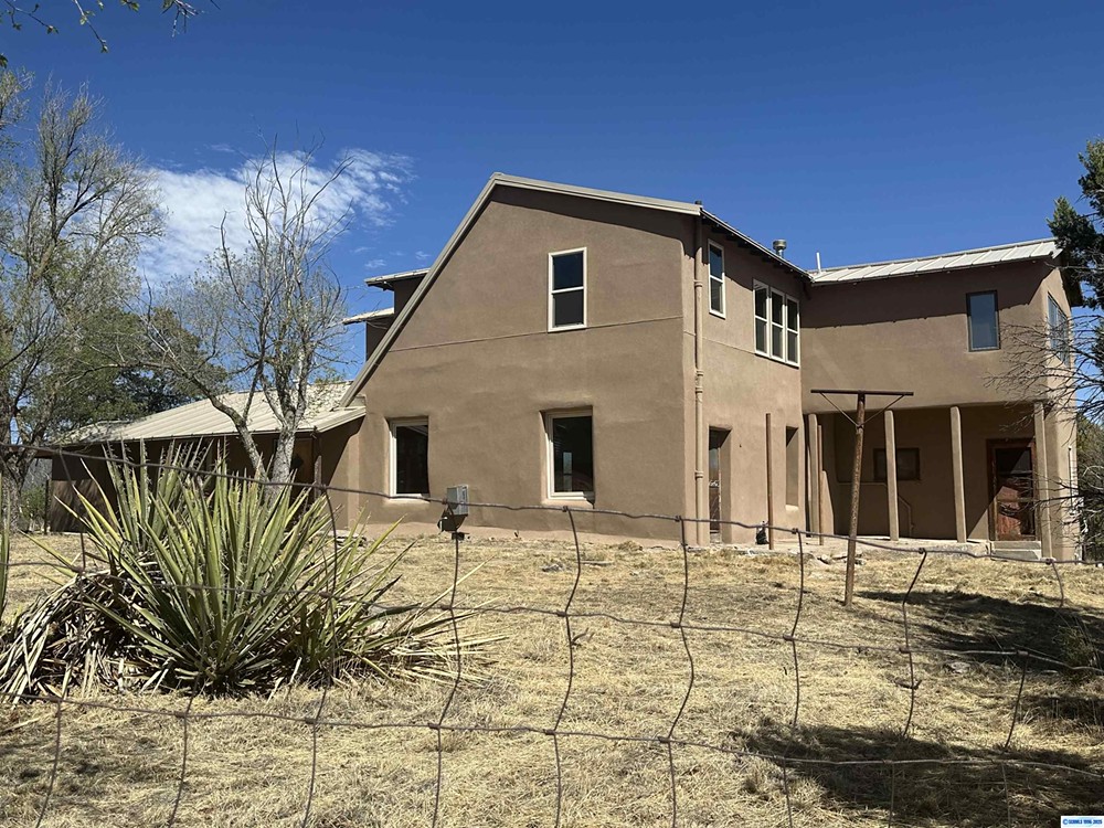 29 Bear Mountain Rd, Silver City, NM